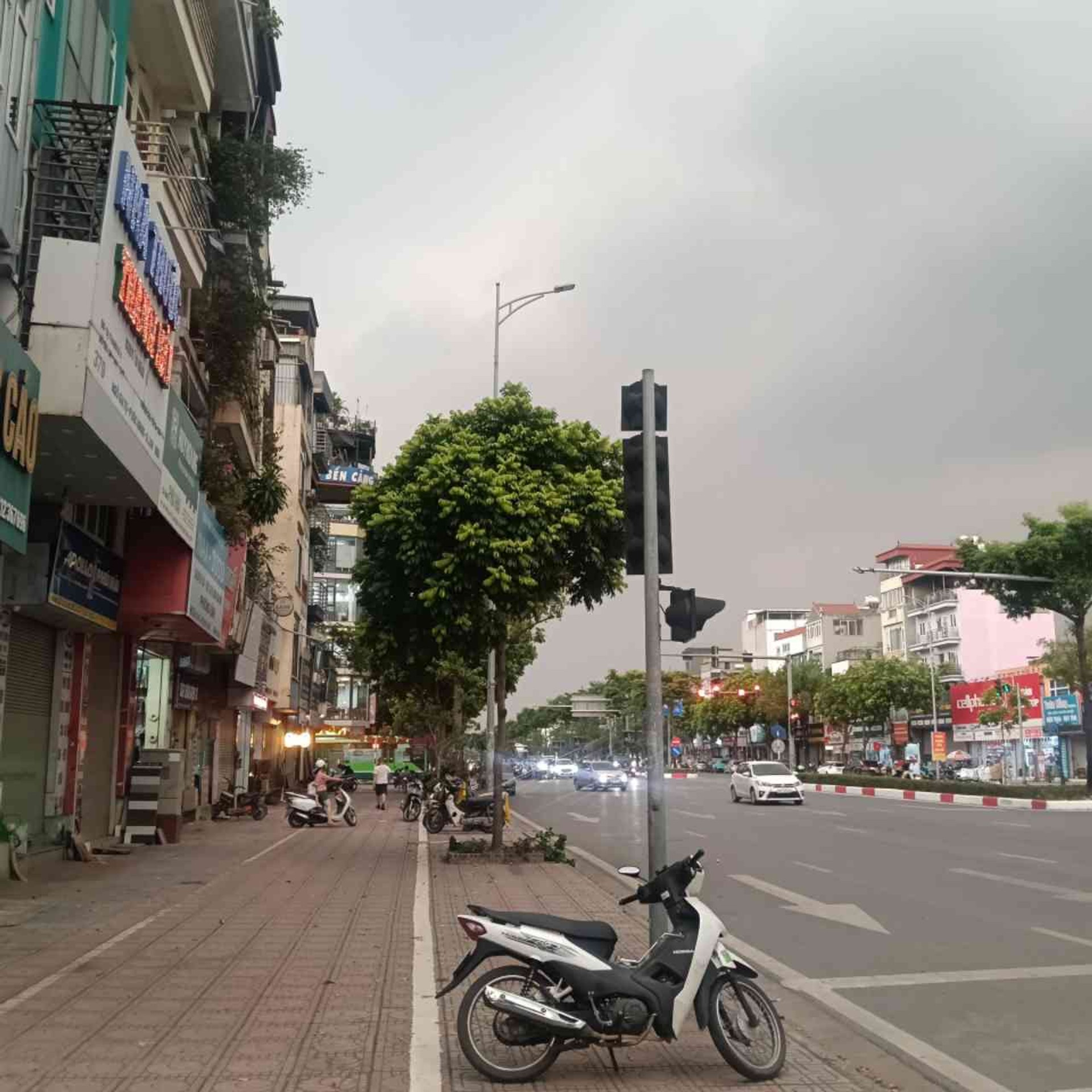 BÁN ĐẤT NGÔ GIA TỰ, LONG BIEEN110M2- MT 6m- MẶT PHỐ, VỈA HÈ SIÊU RỘNG-33.x Tỷ