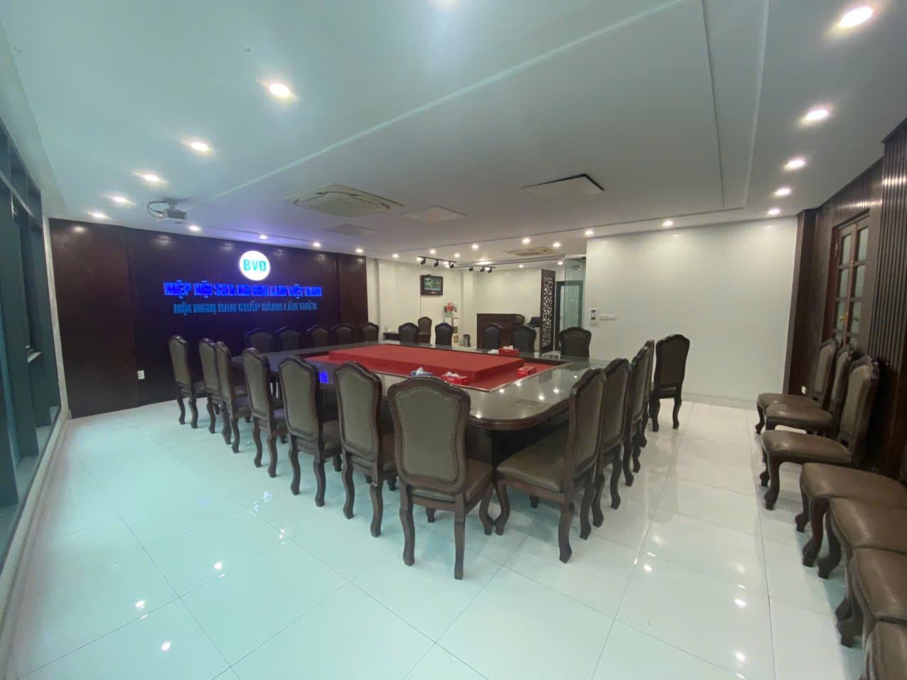 CHO THUÊ MẶT BẰNG 3 sàn thông suốt LÀM VĂN PHÒNG HOẶC KINH DOANH – MẶT TIỀN PHẠM VĂN ĐỒNG, CỔ NHUẾ, HÀ NỘI