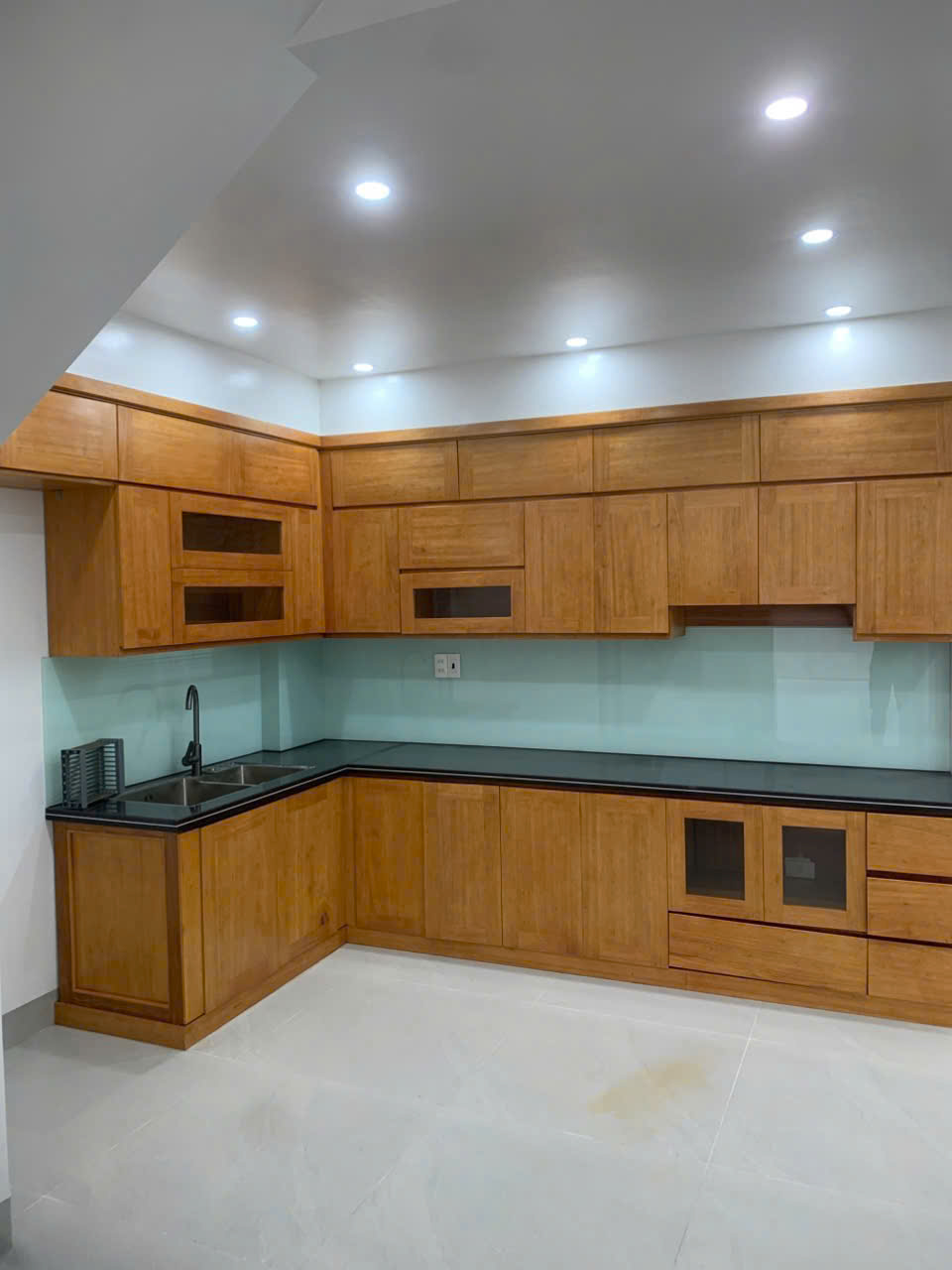 Bán Nhà 3 Tầng Hồng Quang 52m2 Nở Hậu Trung tâm giá chỉ 3.18 tỷ