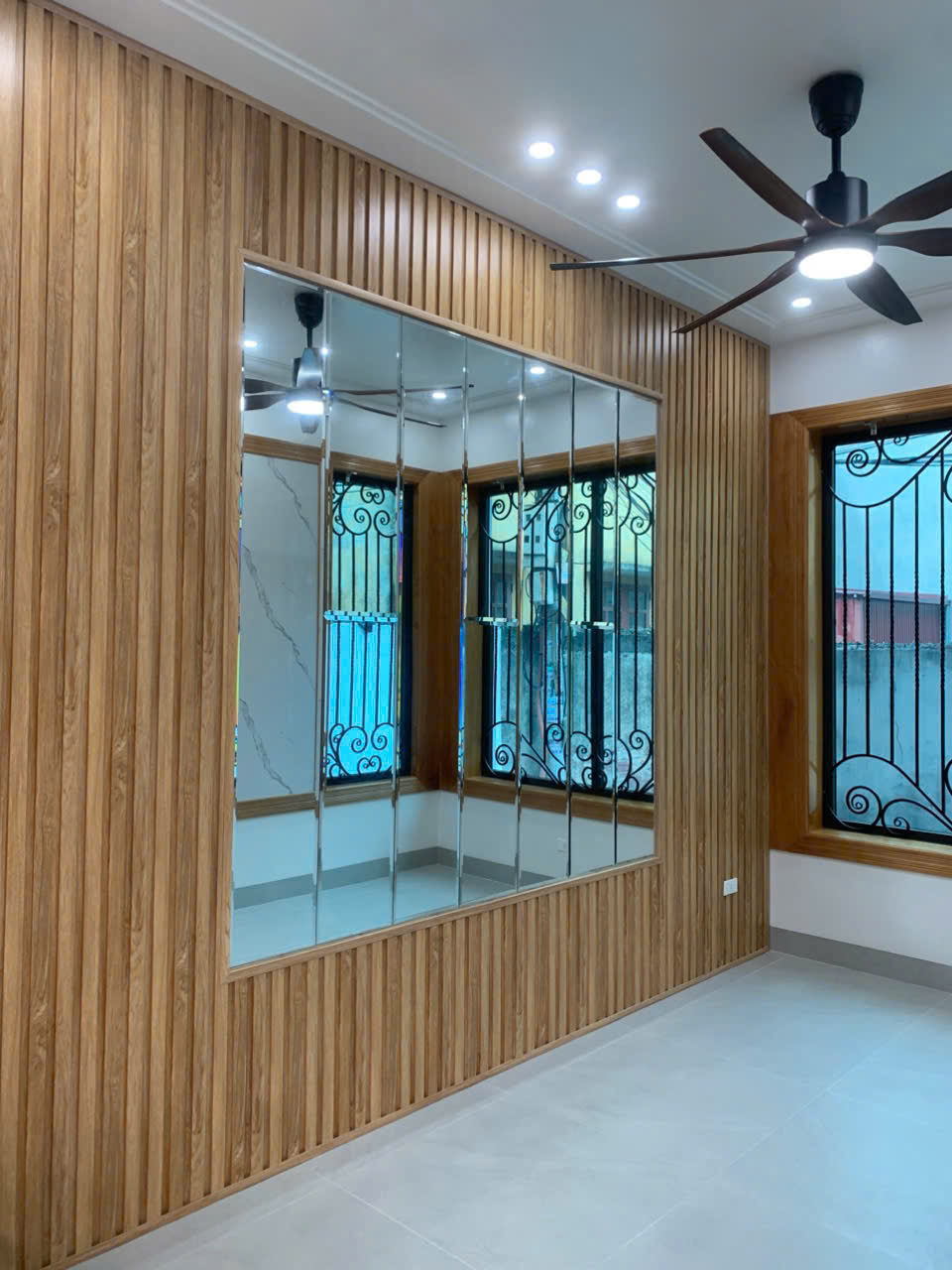 Bán Nhà 3 Tầng Hồng Quang 52m2 Nở Hậu Trung tâm giá chỉ 3.18 tỷ