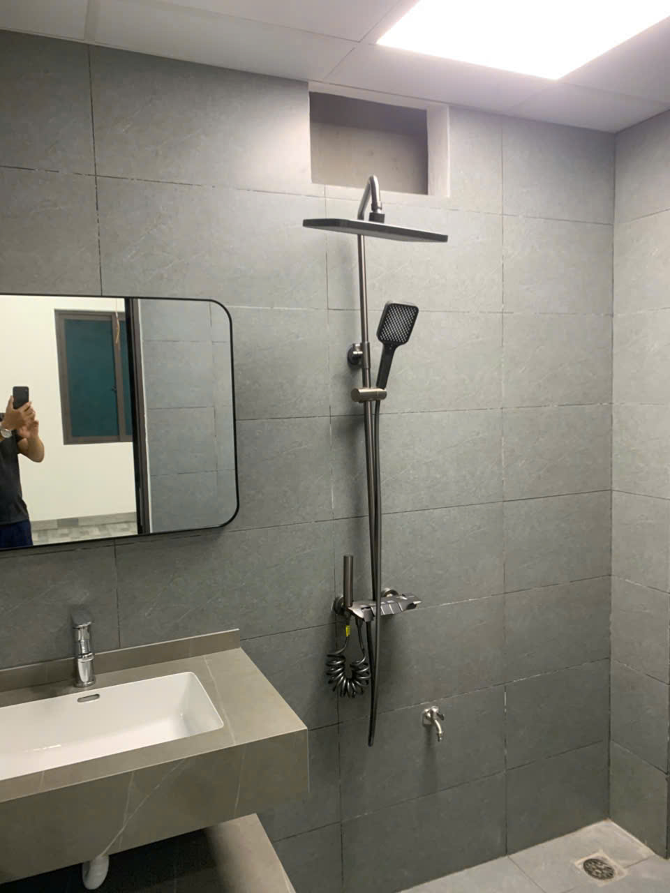 Bán Nhà 3 Tầng Hồng Quang 52m2 Nở Hậu Trung tâm giá chỉ 3.18 tỷ-3