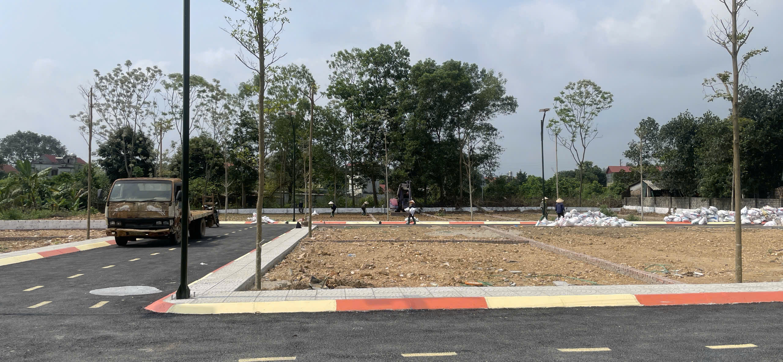  Nhỉnh 2 tỷ sở hữu 100m2 gần Trung tâm Hòa lạc ,gần ga Metro,điểm Bus , ĐH Quốc gia