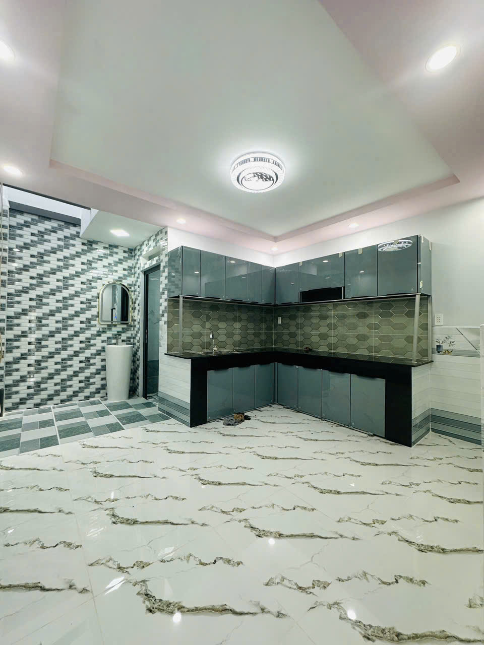 Nhà mới 2 tầng (4x17) mặt tiền đường C4  Phạm Hùng,Bình Hưng. Giá: 4.4 tỷ-3