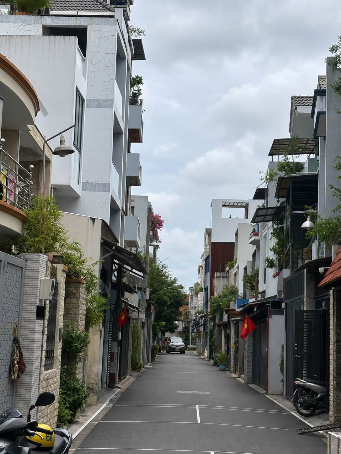 THOẠI NGỌC HẦU - HẺM NHỰA Ô TÔ TRÁNH - 84M² - 3 TẦNG - SẴN ZÒNG TIỀN - CHỈ 8.X TỶ