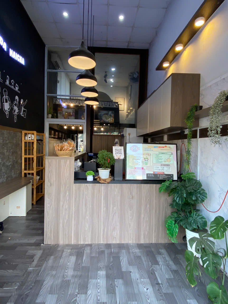 SANG QUÁN CÀ PHÊ MÁY LẠNH – GẦN ĐH THỦ DẦU MỘT Đường Trần Văn Ơn, cách cổng 4 ĐH Thủ Dầu Một khoảng 300m