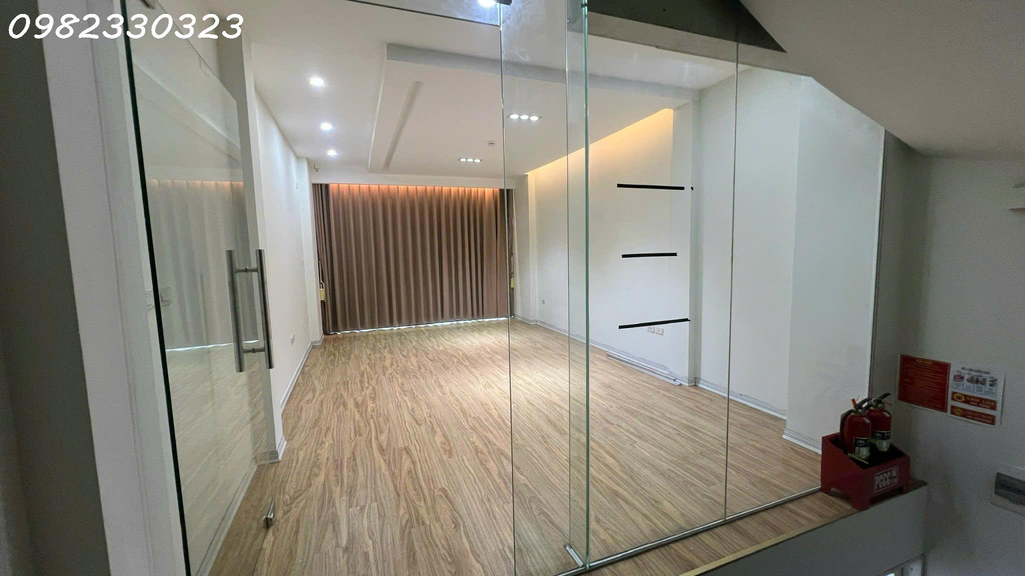Cho thuê nhà làm văn phòng (tầng 1: 60m2, tầng 2: 62m2) tại Thanh Liệt, Hà Nội-3