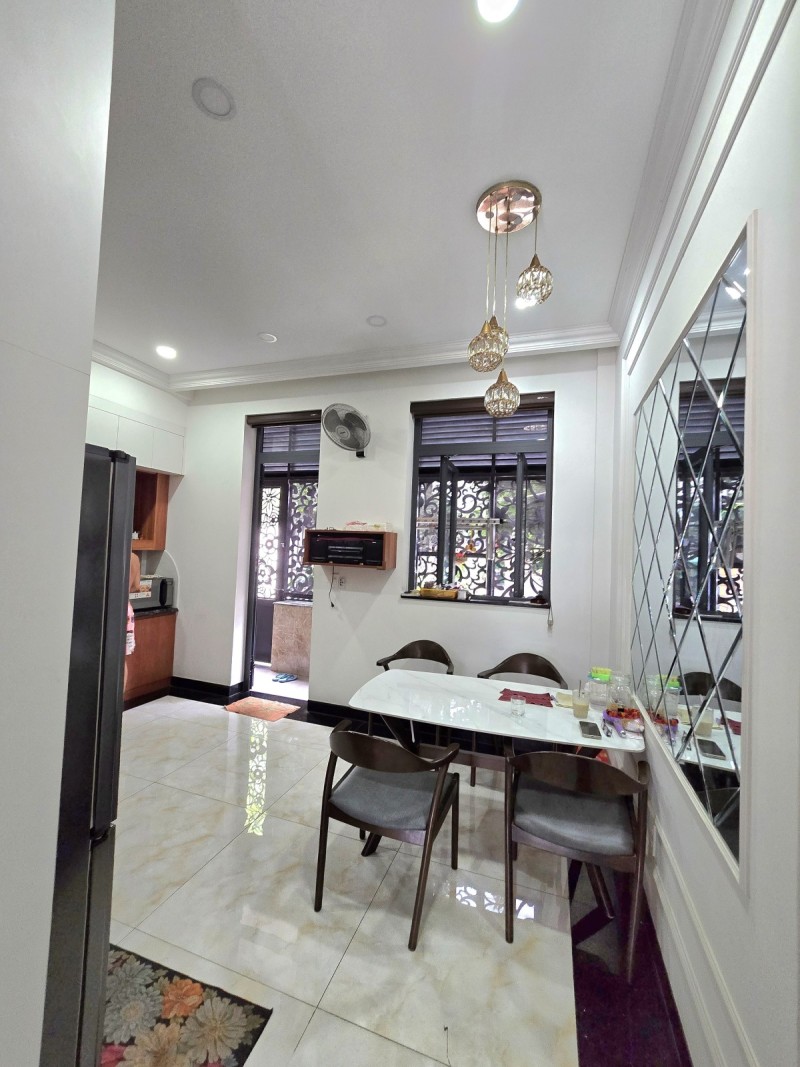 Bán nhà đường Man Thiện, Tăng Nhơn Phú A, Q9, Thủ Đức, TP HCM. DT 72m2, 4 tầng, SHR. Giá 9,5 tỷ.