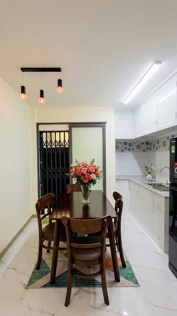 Bán nhà mới Võ Văn Tần, QUẬN 3, DT 3 x 11m (33 m2), giá 5.5 tỷ