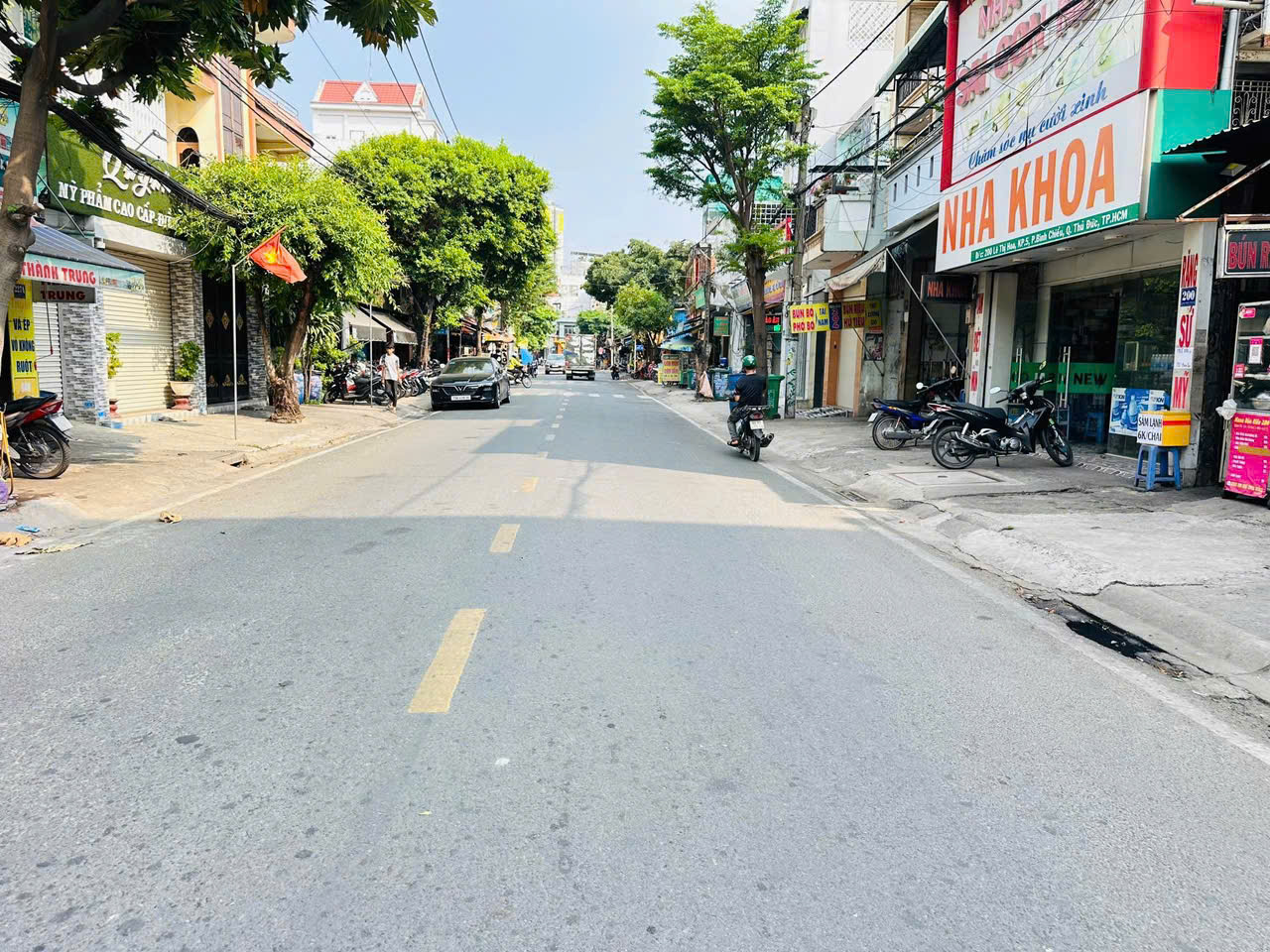 MĂT TIỀN LÊ THỊ HOA NGANG 5M ĐƯỜNG 15M DT 104,3M2 GIA 9TY500