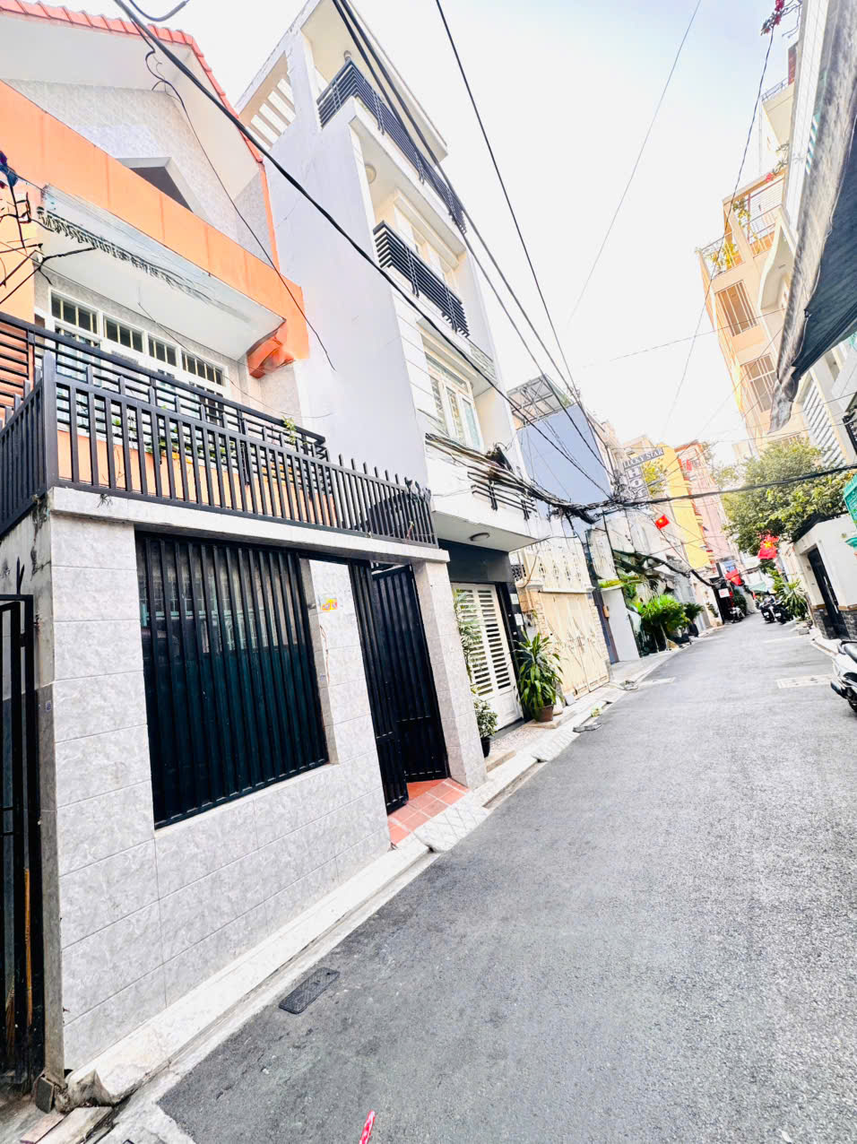 SIÊU PHẨM 3 MẶT TIỀN HXH Đ.LÊ THỊ RIÊNG, P.BẾN THÀNH, QUẬN 1- KHU VIP HIẾM - 992M NGANG 4,2M*24M VUÔNG ĐẸP- CHỈ 28,5T- 0938676685 GIANG GIANG GẶP CHÍNH CHỦ