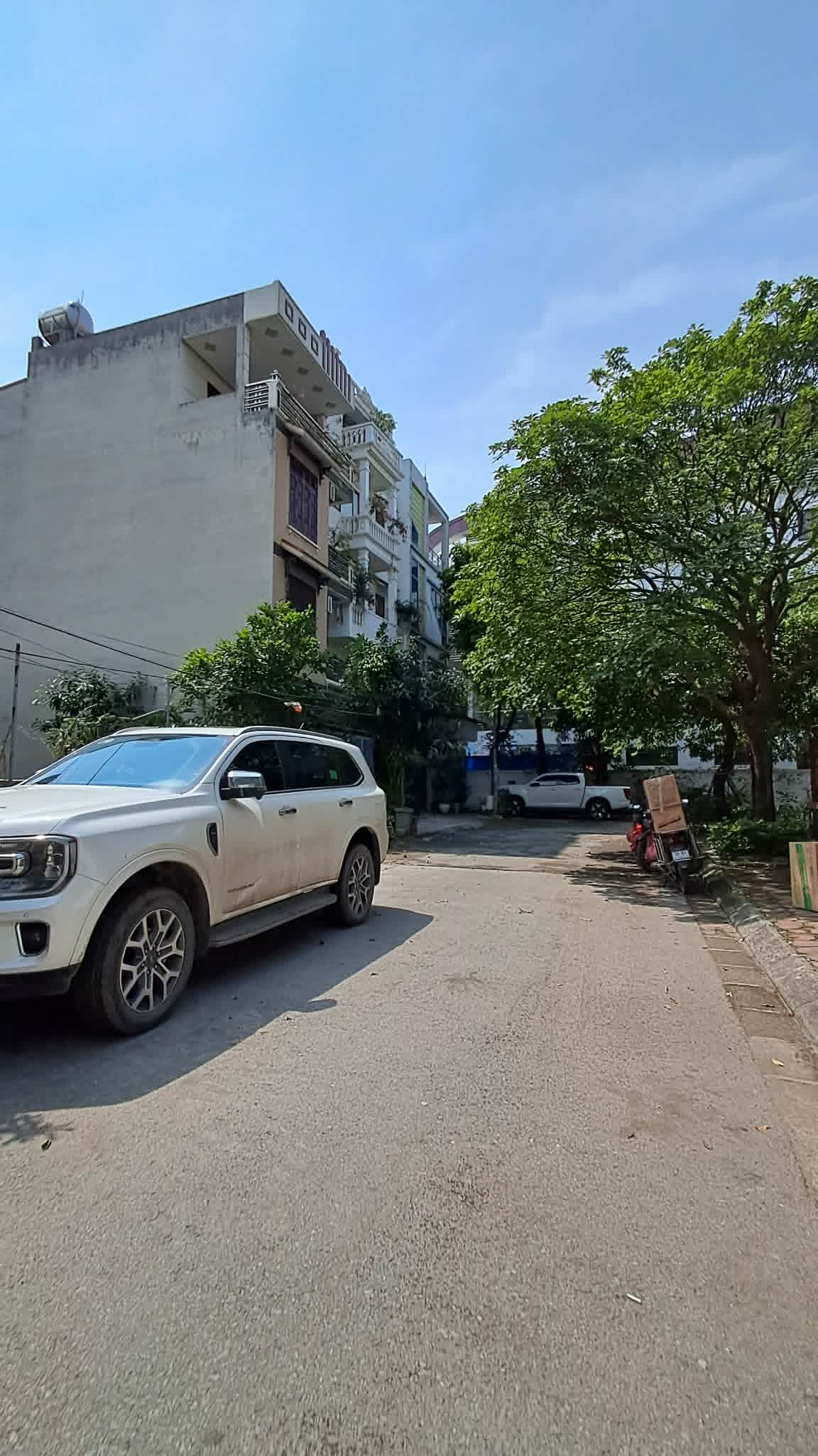 BÁN ĐẤT SÀI ĐỒNG 175M2- MT 8.5m- VỈA HÈ, Ô TÔ TRÁNH- 40.x Tỷ (0372311369)