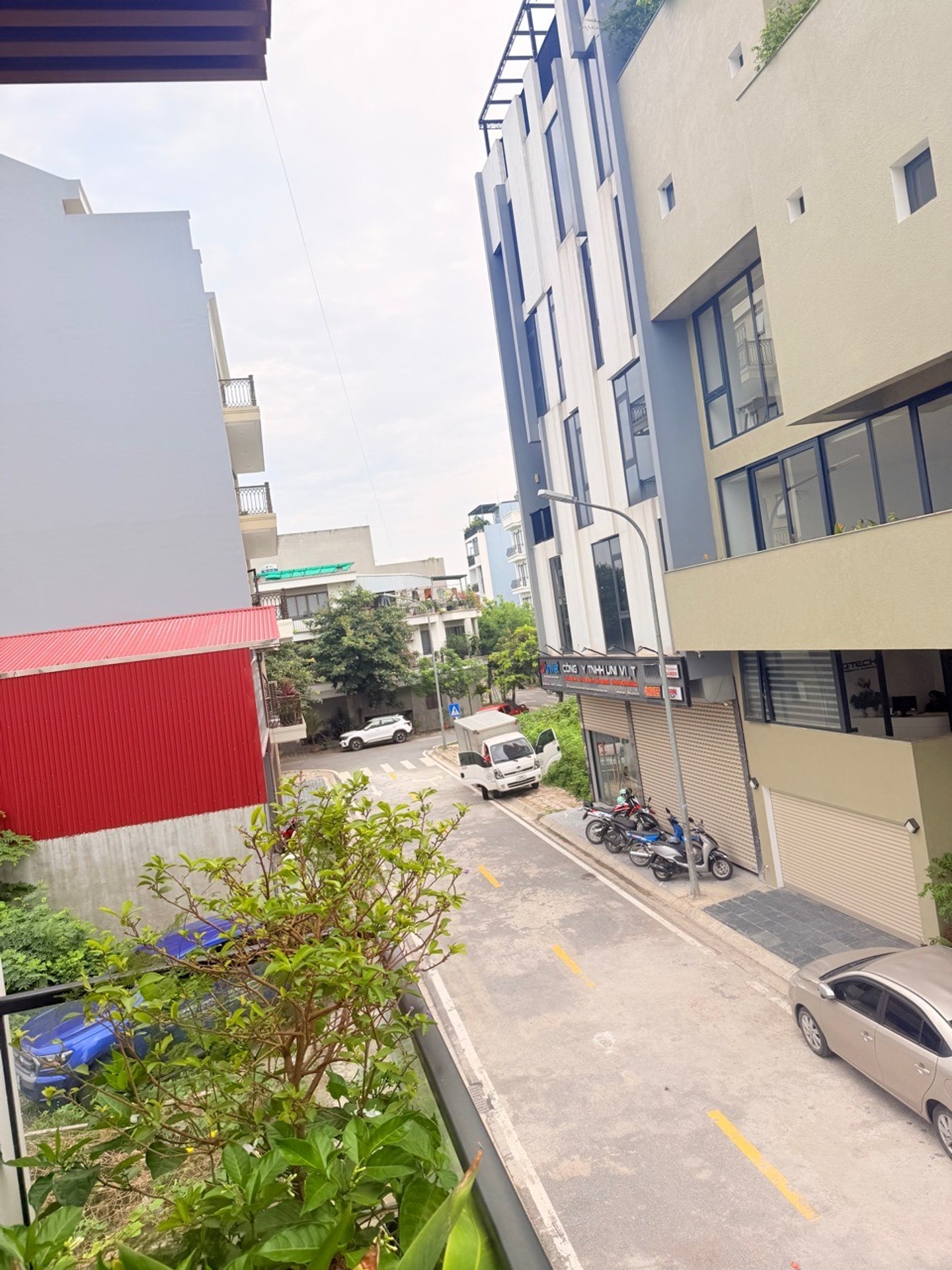 BÁN NHÀ VIỆT HƯNG 80M2- 5 Tầng THANG MÁY- Ô TÔ TRÁNH ĐỖ- NHỈNH 20 Tỷ