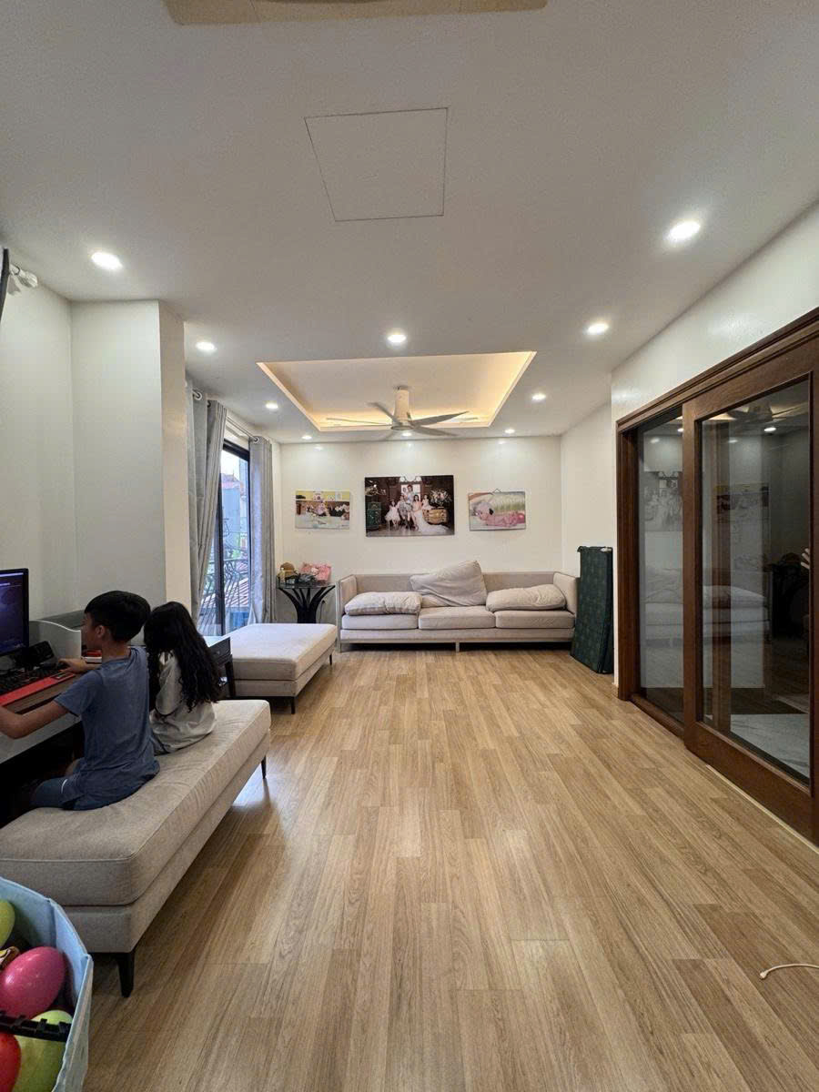 Bán nhà Nguyễn Văn Linh 44m 5 tầng MT7m dân xây chắc chắn nhỉnh 10 tỷ