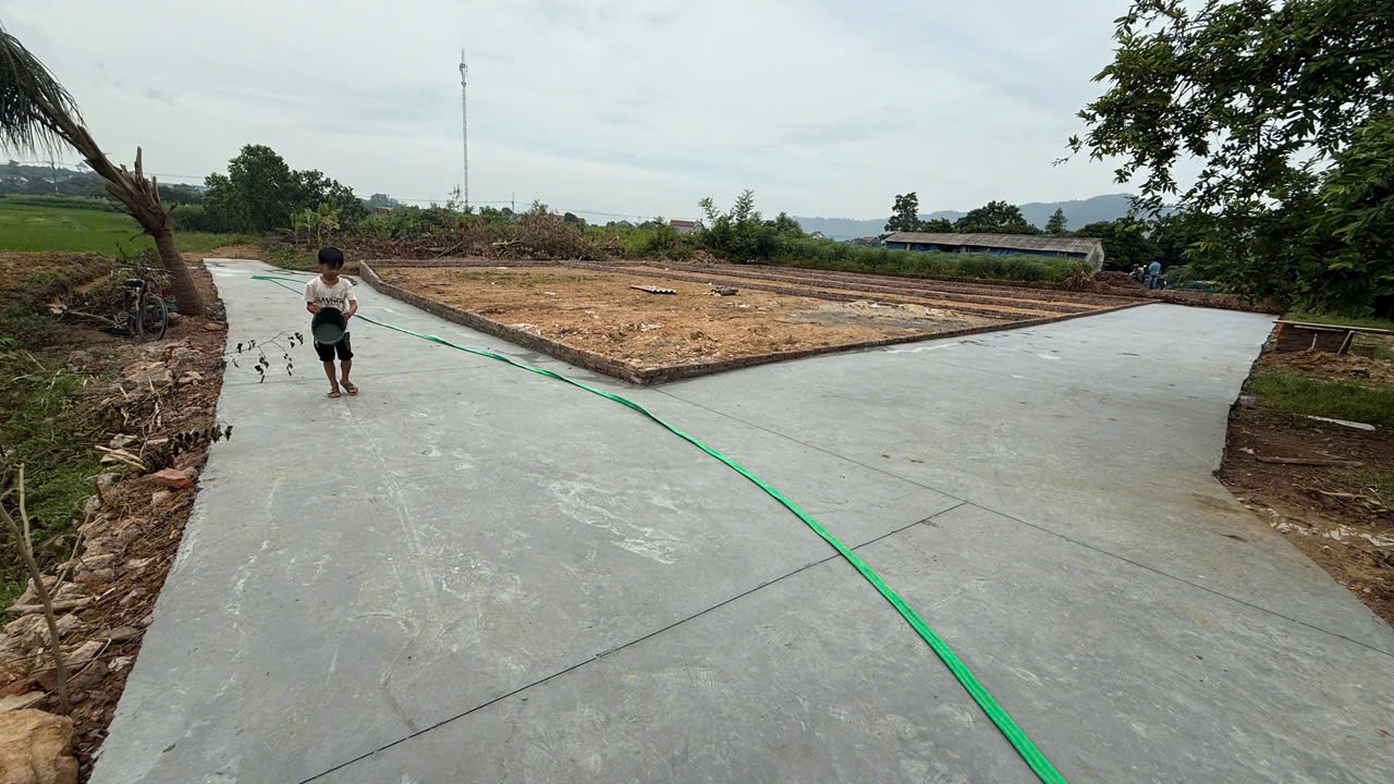 DT 100 M VIU CÁNH ĐỒNG THOÁNG MÁT -HỒ CÂU CÁ -PHÙ HỢP MUA XÂY NHÀ NGHỈ DƯỠNG CHO 1 GIA DDINGF -VỚI GIÁ CHỈ CÓ HƠN 700TR XX -XUNG QUANH THOÁNG MÁT ,