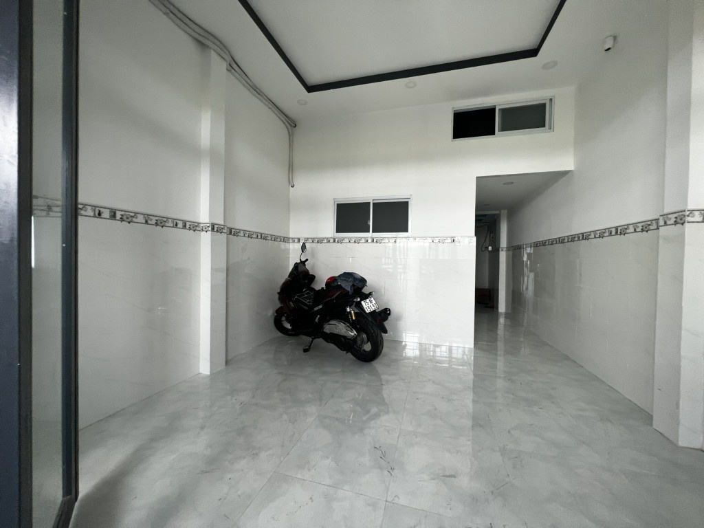 Nhà phố đối diện Vạn Phúc City - 62m2 – Chỉ 5T - khu vực có nhiều chung cư, tiện ích đầy đủ