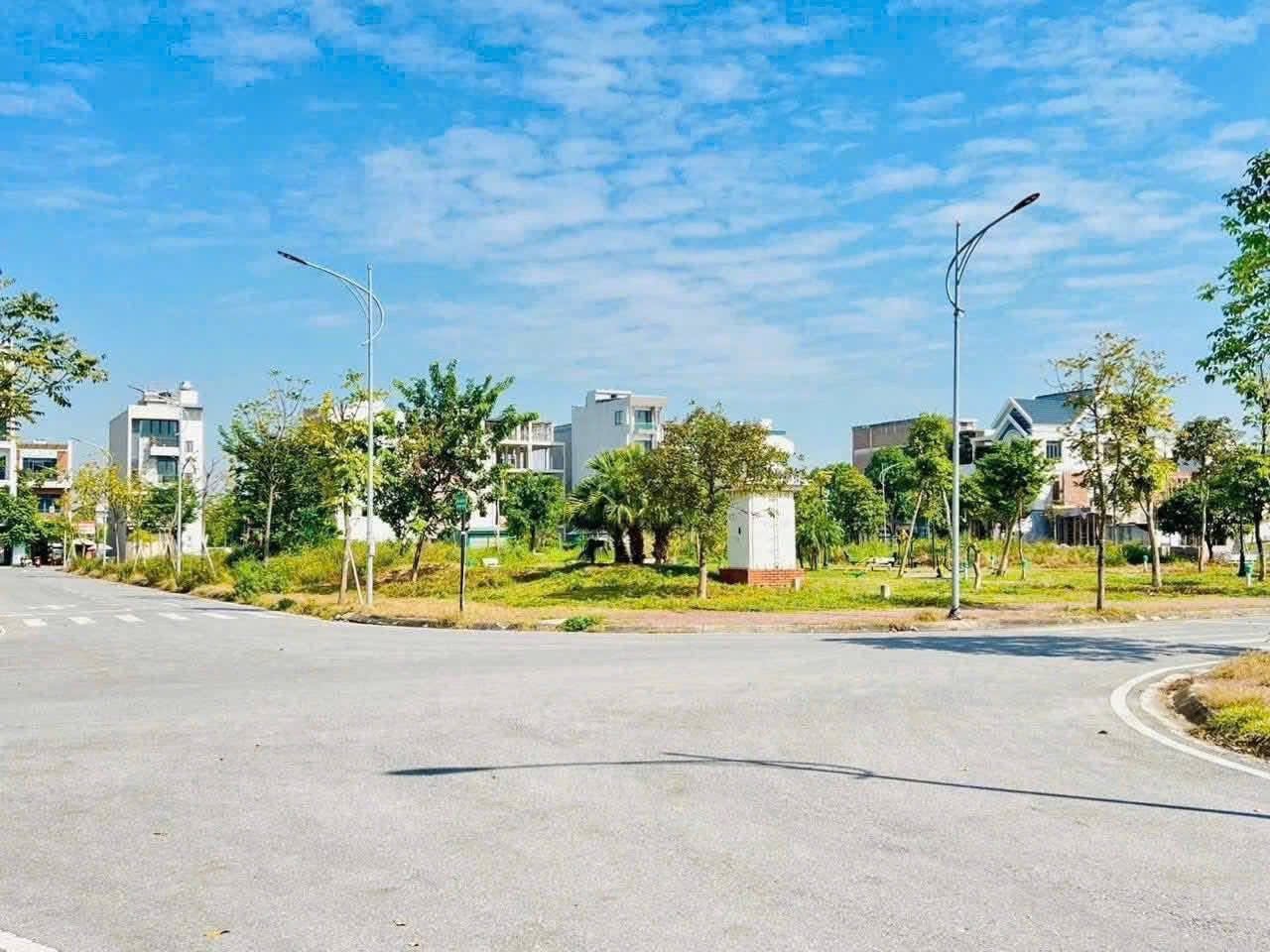 Bán lô đất mặt phố KDC Trần Hưng Đạo, TP Hải Dương, 101.25m2, mt 5m, đường 17.5m, giá cực tốt