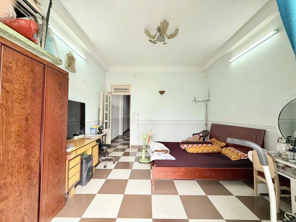 Chỉ 15.8 tỷ có MTKD đường 30m Phạm Văn Chiêu 120m2 ngang 4.4m 4 lầu KD đỉnh ngay chợ TĐ. 