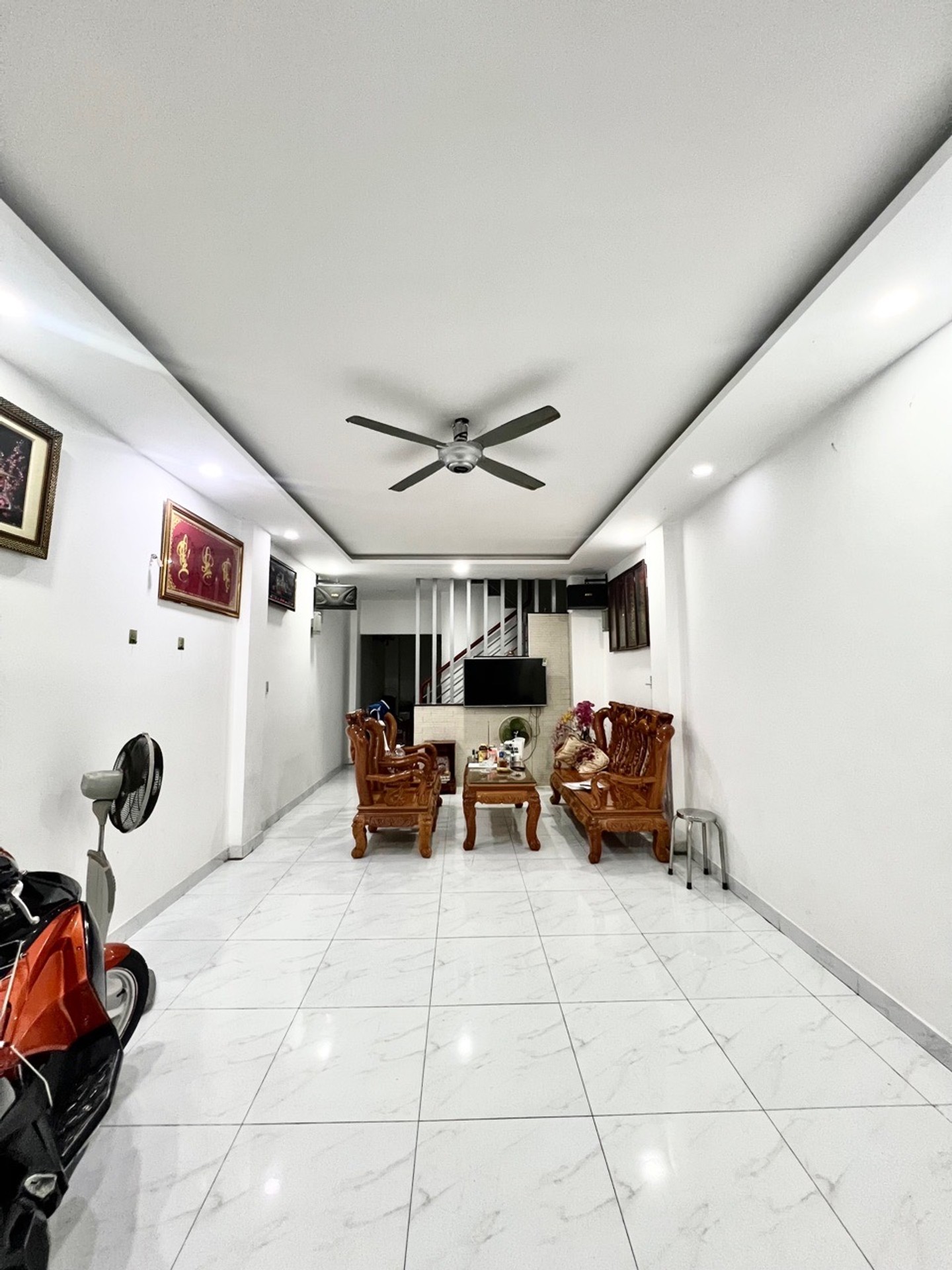 Kẹt ngân hàng gấp bá n nhà phố 4 tầng Đoàn Giỏi- ngay Aoen Tân Phú.Tầm giá dễ tiếp cận cho người mua lần đầu.