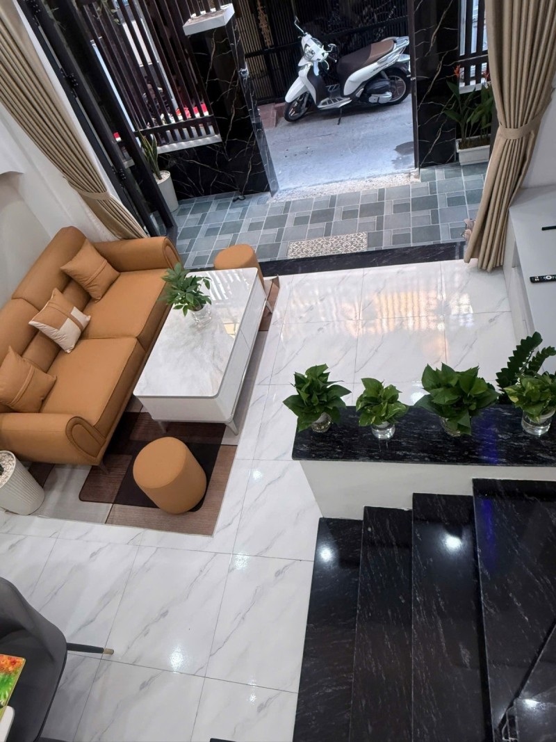 ♥ Nhà kiệt thẳng thông thấy MT Trần Cao Vân, 92m2, ngang hơn 5m, 2 tầng 4PN, mởi hiện đại