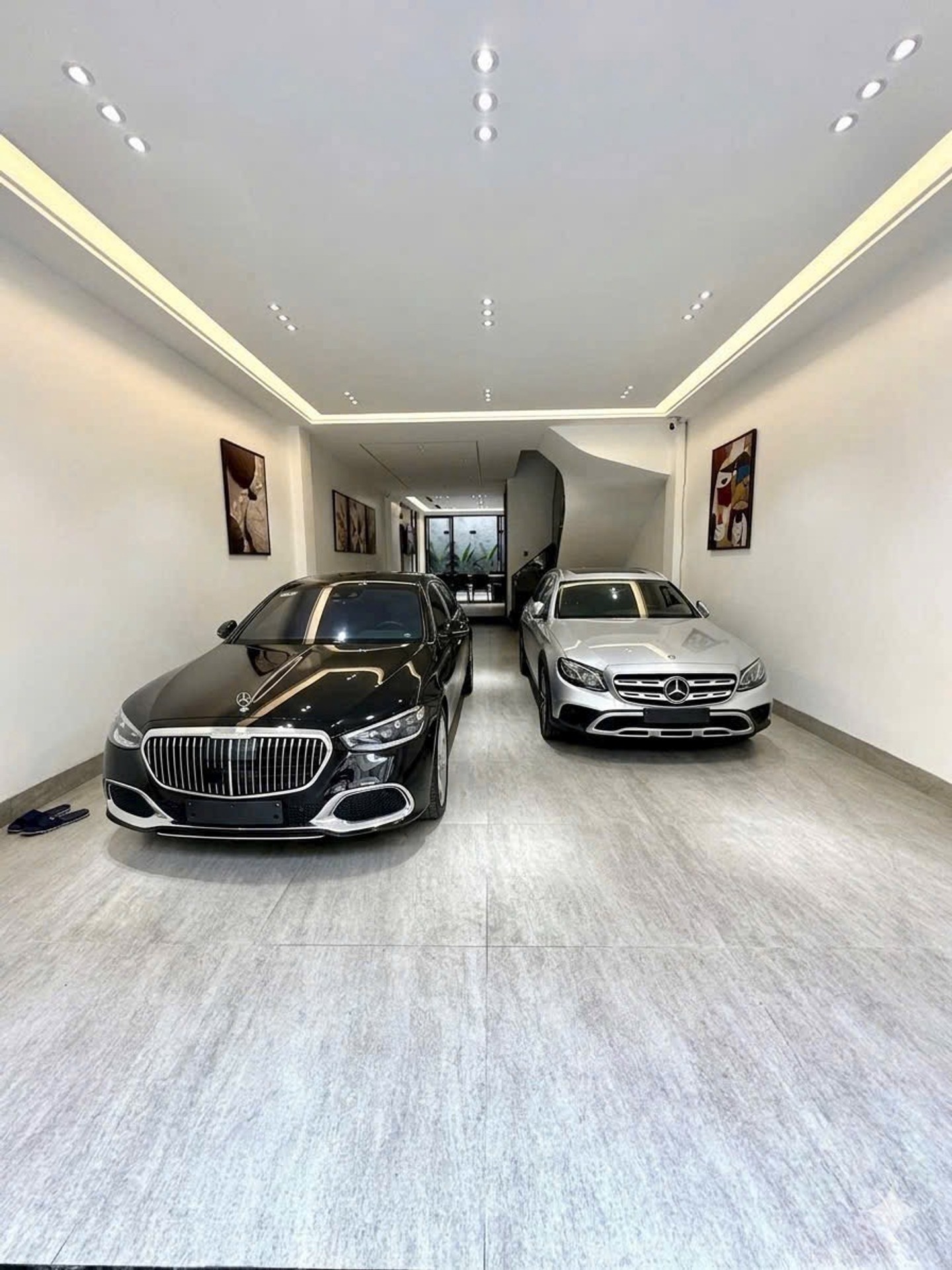BÁN NHÀ VIỆT HƯNG 110M2- 7 Tầng THANG MÁY- GARA Ô TÔ- 23.x Tỷ