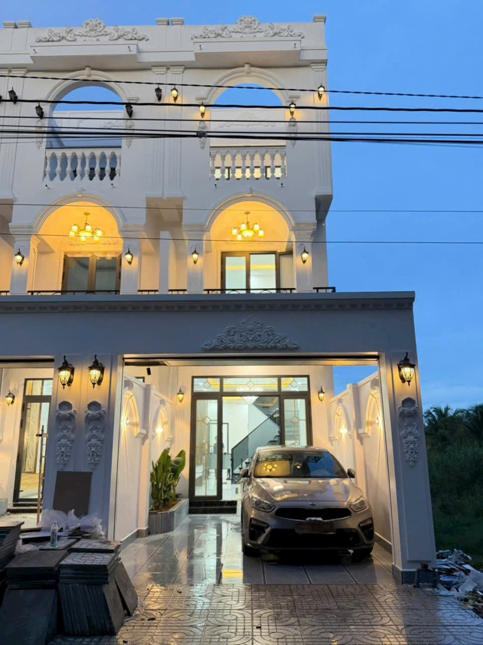 CHỈ VỚI 899 TRIỆU TRẢ TRƯỚC –  TP.MỸ THO,TIỀN GIANG ,SỞ HỮU NHÀ MẶT TIỀN VIEW KÊNH 19-05, Ô TÔ ĐẬU TRONG NHÀ