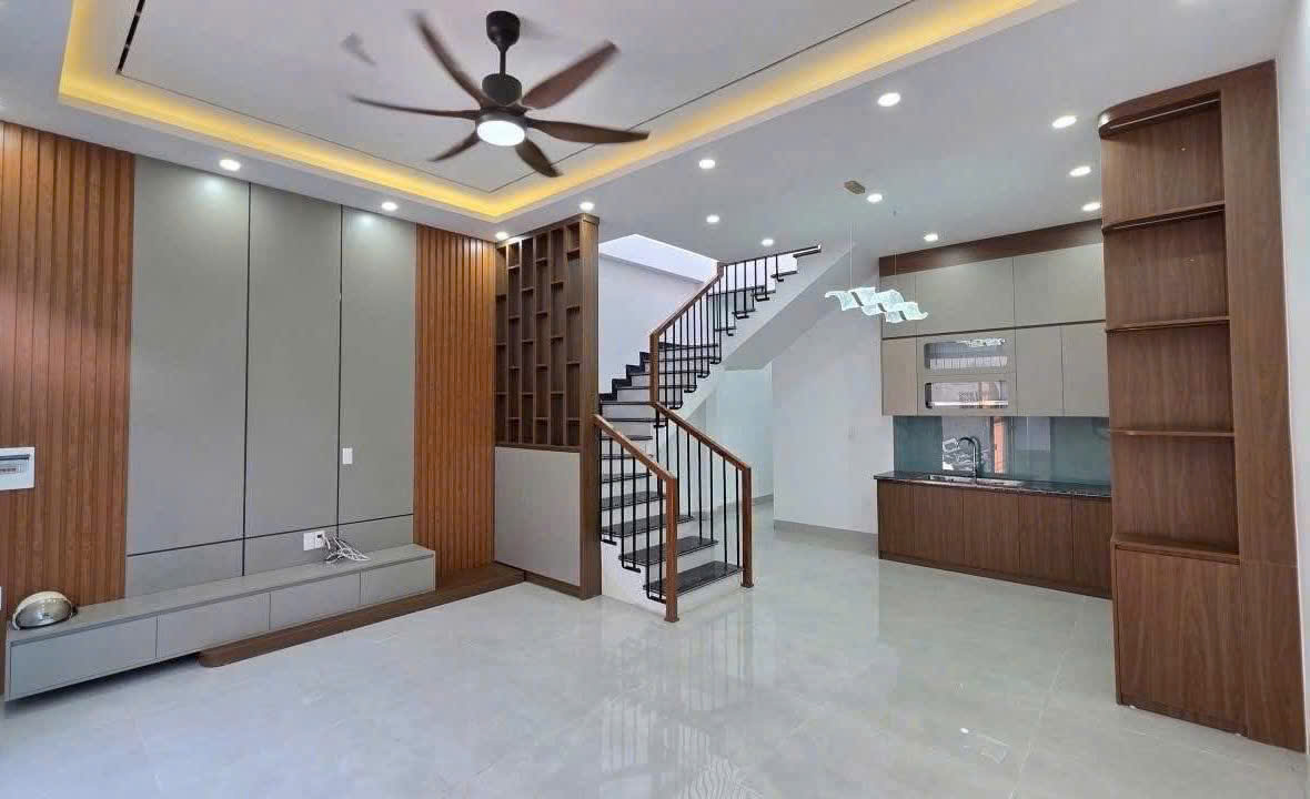 NHÀ MỚI HÙNG VƯƠNG, HỒNG BÀNG, HẢI PHÒNG - 71M² RỘNG RÃI - GIÁ CHỈ 2,5 TỶ