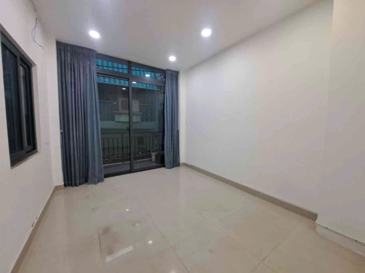 LÔ GÓC 30M2 – 3 TẦNG – 25M RA MT TRƯỜNG SA – GIÁ 6 TỶ