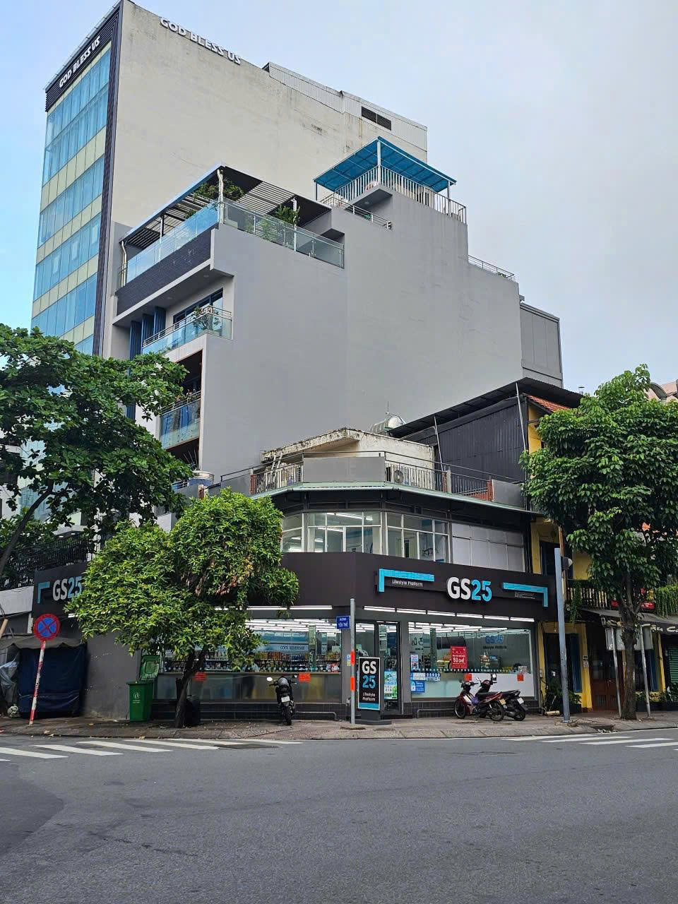Góc 2MT Hồng Hà,Q.Tân Bình - 5,3x21m(CN: 110m2)CT: Hầm + 7 tầng - Gía: 26 tỷ