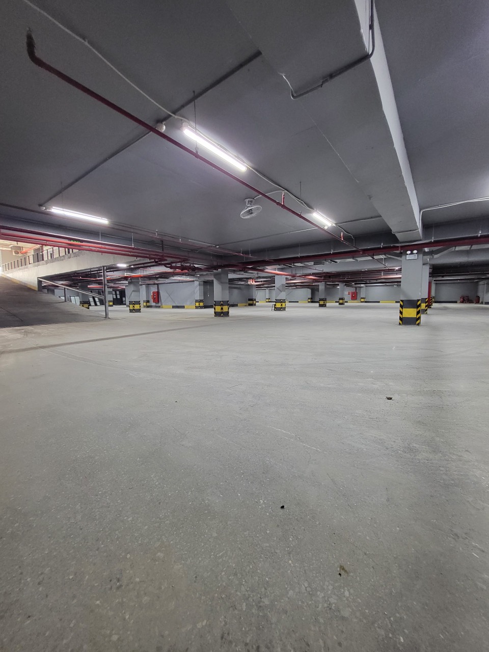 Cho thuê sàn trống DT từ 300m2, 500m2, 2000m2 giá chỉ 60đ/m2 tại Phố Võ Văn Kiệt, Mê Linh, Hà Nội