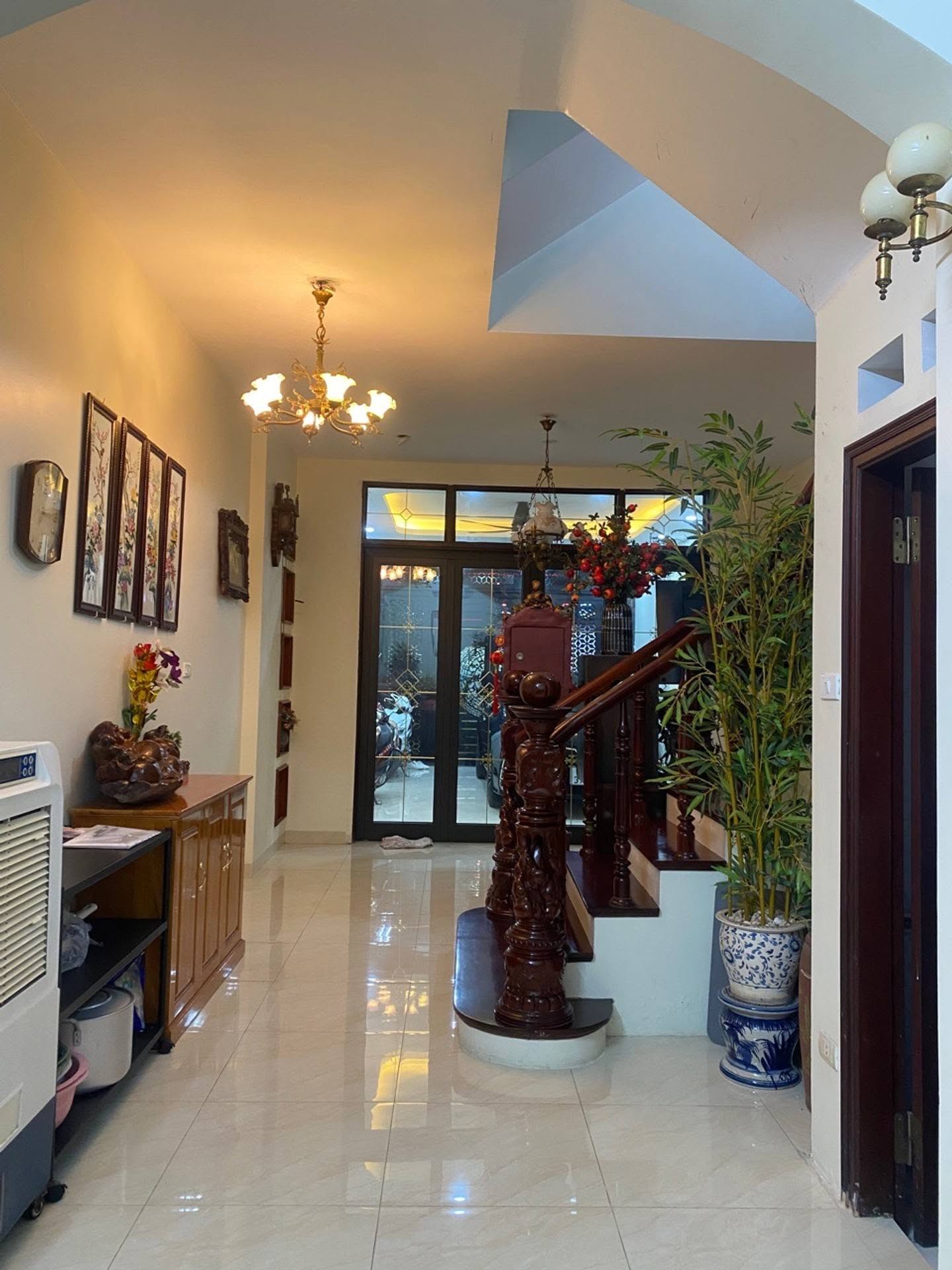 Biệt thự Sài Đồng 180m2, 4 tầng, vỉa hè , cây xanh mát xung quanh nhỉnh 40 tỷ.