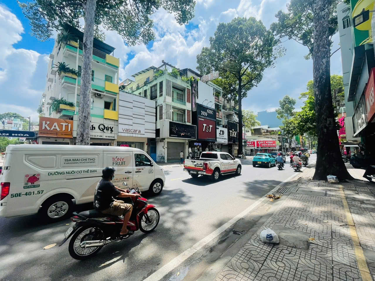Bán nhà Mặt tiền Nguyễn Trãi - giao Trần Bình Trọng, 3,3x10m, 5 Tầng - 4 PN, hạ  15,3 Tỷ.