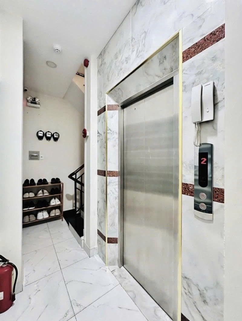 Bán nhà Mặt tiền Phó Đức Chính - gần Lê Văn Duyệt, 6,8x14m, 8 Tầng, Khoán 65tr, 24,5 Tỷ
