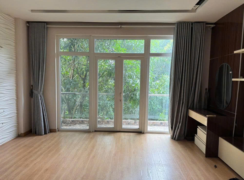 Cho thuê nhà liền kề 5 tầng tại KĐT mới Đại Thanh, xã Tả Thanh Oai, huyện Thanh Trì, Hà Nội.