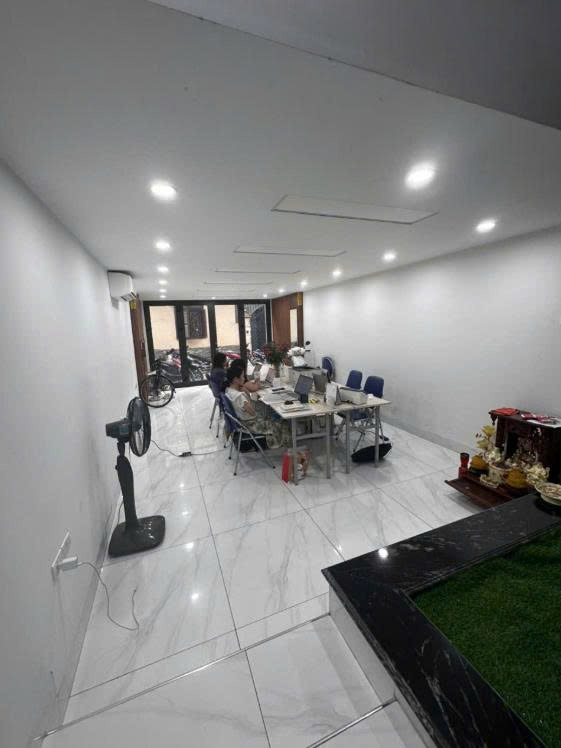 Chính chủ có mặt bằng Tầng 1 cần cho thuê tại Khu Yên Hòa (Trung Kính đường đôi) - Cầu Giấy - Hà Nội.-3