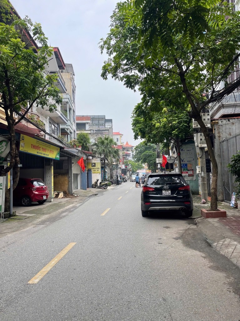 BÁN ĐẤT VIỆT HƯNG 152M2- MT 10m- MẶT PHỐ SIÊU ĐẸP- 50 Tỷ