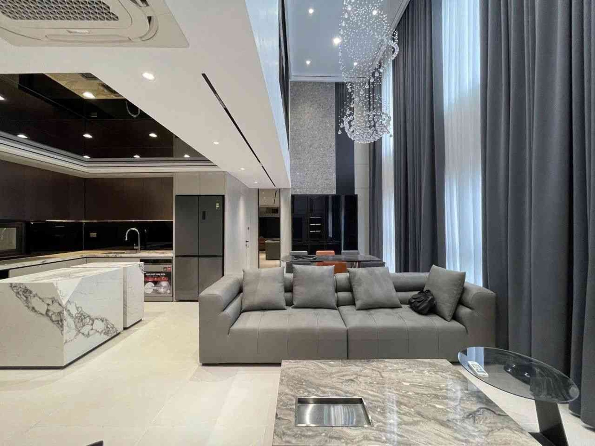 BÁN NHÀ BÁT KHỐI, LONG BIÊN 58M2- 7 Tầng THANG MÁY- GARA 2 Ô TÔ- 13.3 Tỷ