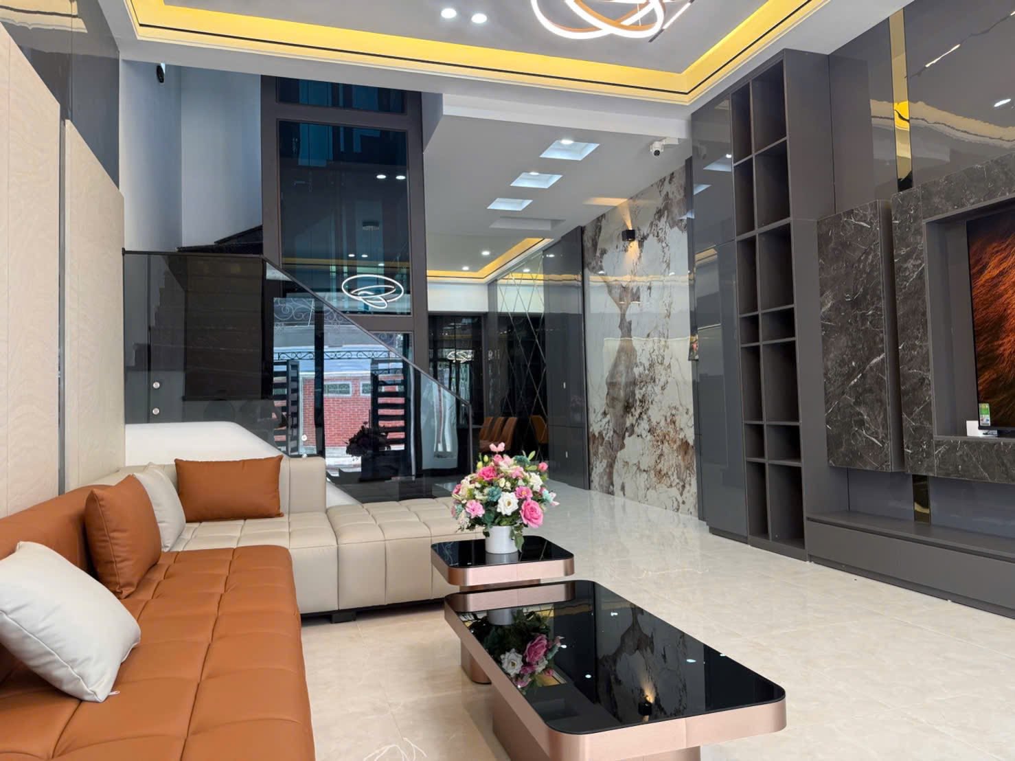 BÁN NHÀ BÁT KHỐI, LONG BIÊN 90M2- 5 Tầng THANG MÁY- Ô TÔ TRÁNH ĐỖ- 17.x Tỷ.