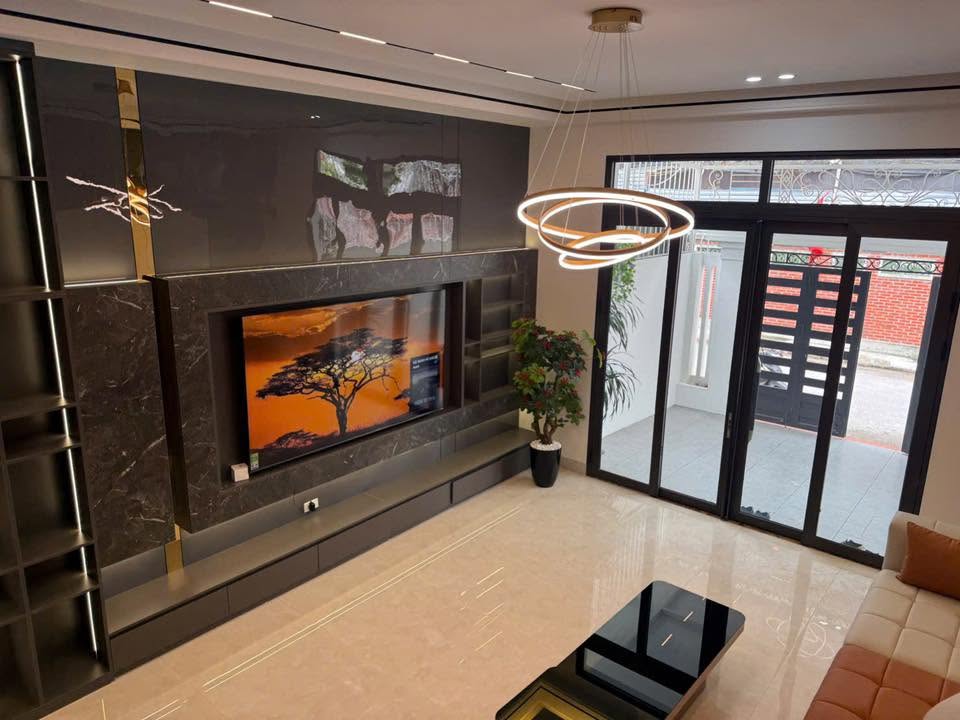 BÁN NHÀ BÁT KHỐI, LONG BIÊN 90M2- 5 Tầng THANG MÁY- Ô TÔ TRÁNH ĐỖ- 17.x Tỷ.