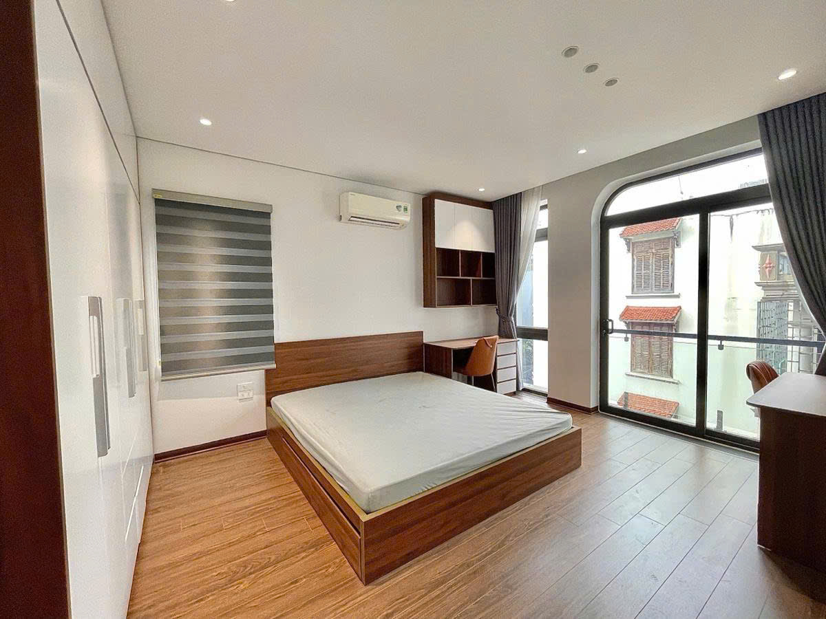 Bán nhà Thạch Bàn 40m 6 tầng thang máy gara ô tô 2 thoáng nhỉnh 11 tỷ