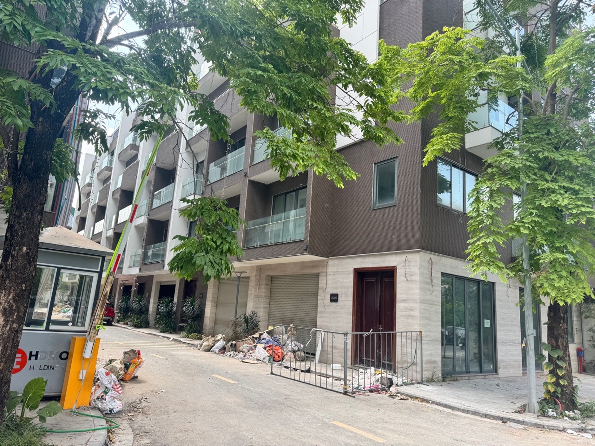 BÁN NHÀ NGỌC LÂM 76M2- 6 Tầng Thô- Ô TÔ TRÁNH, NGÕ NÔNG- 2x Tỷ