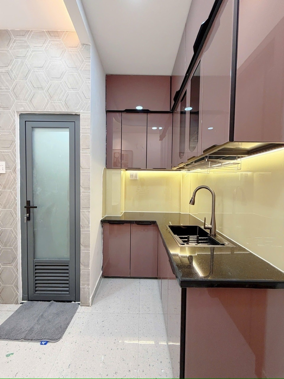 NHÀ MỚI ĐẸP CÔ GIANG - PHAN XÍCH LONG – TẶNG FULL NỘI THẤT – 41M² – GIÁ 6.35 TỶ