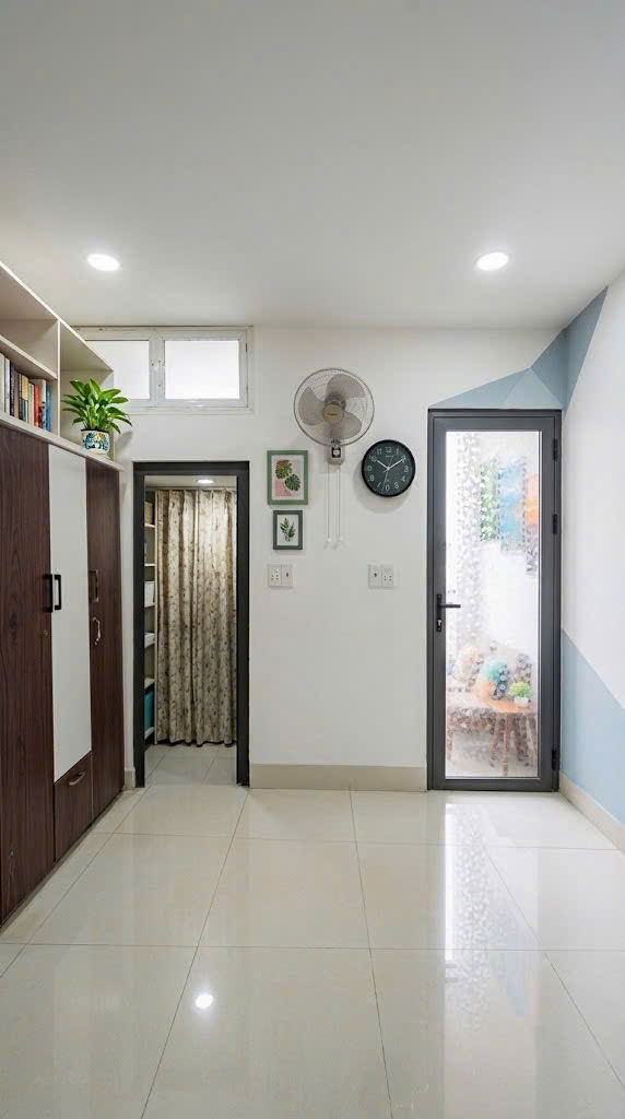 Nhà Võ Văn Tần, QUẬN 3, DT 3.3 x 6.5 m, 3 tầng, giá 5.9 tỷ