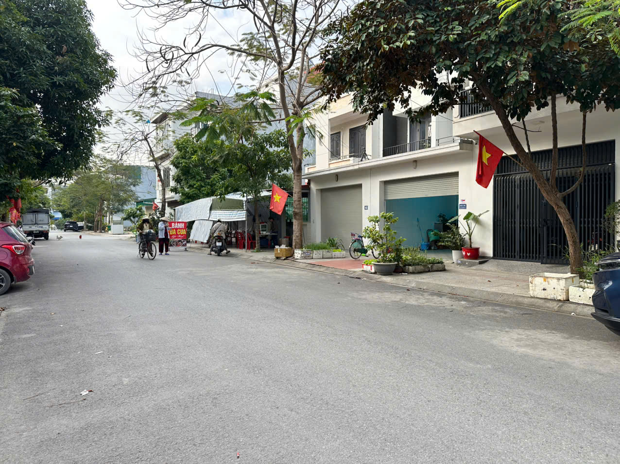 Trục chính đường 15m phân lô - Ngõ 15 Khúc Thừa Dụ, ngay sát Aeon Mall