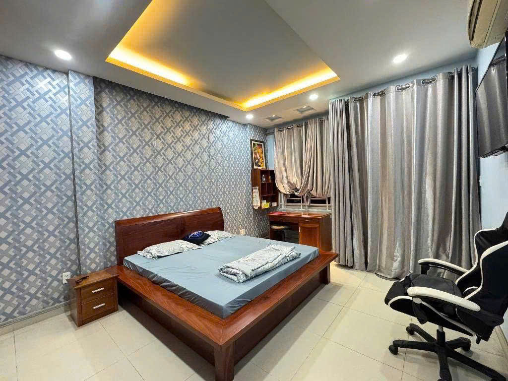 Bán nhà mặt tiền Trần Bá Giao 88m2(4x22) 4 lầu view sông mát mẻ KD đa nghề chỉ 14 tỷ. 