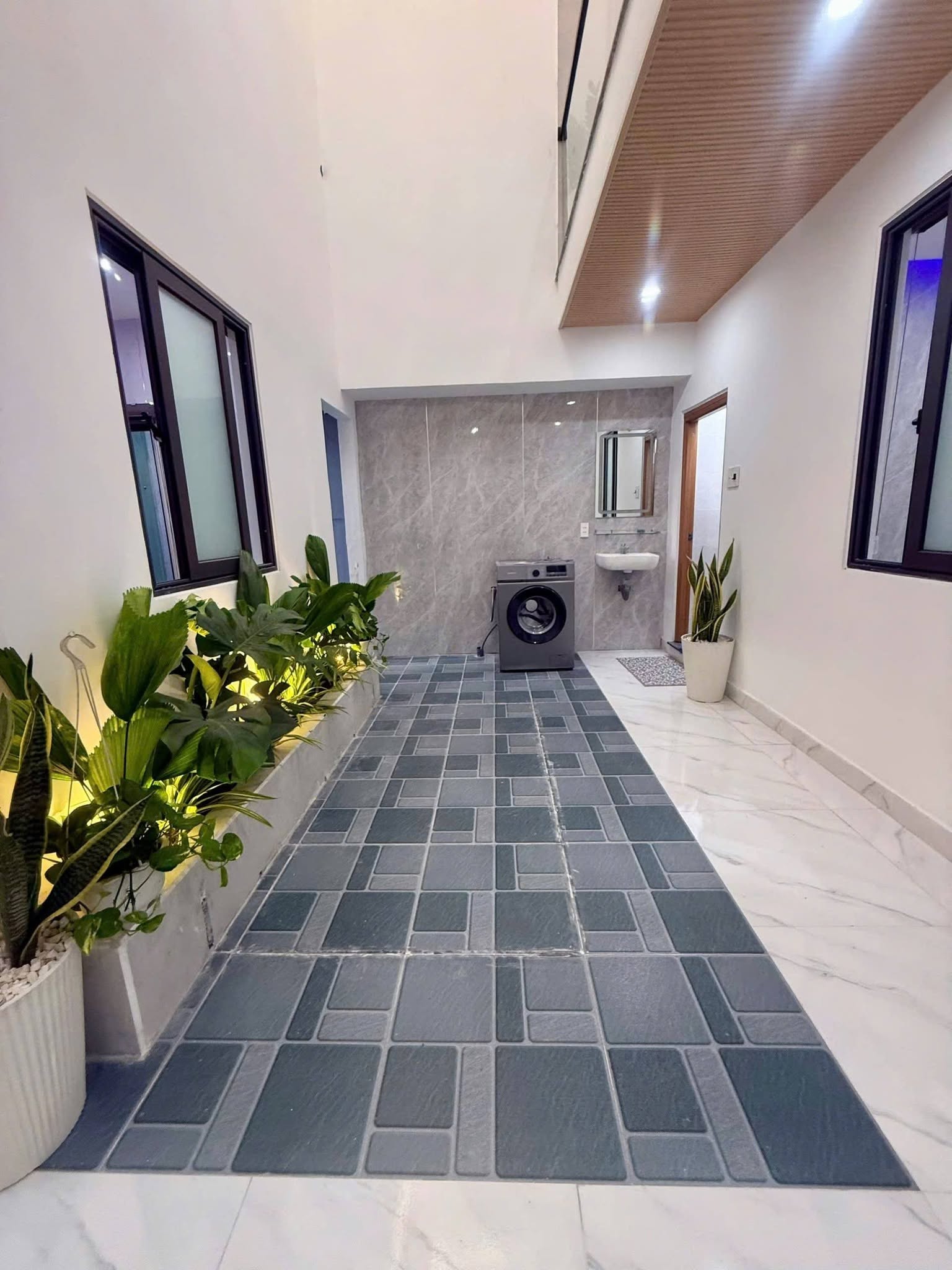 ► Nhà kiệt rộng thẳng thông sát Trần Cao Vân, 92m2, ngang 5.4m, 2 tầng 4PN, ở ngay
