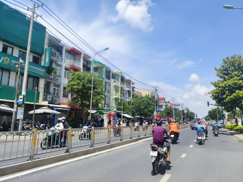 Hẻm thông Dương Bá Trạc sát Q.5, 2 tầng, dòng tiền 12tr/tháng, chỉ 5.1 tỷ