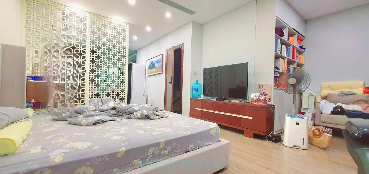 Bán nhà mặt phố Chân Cầm, 80m2, 4 tầng, mặt tiền 3.2m, 72.8 tỷ, kinh doanh đỉnh