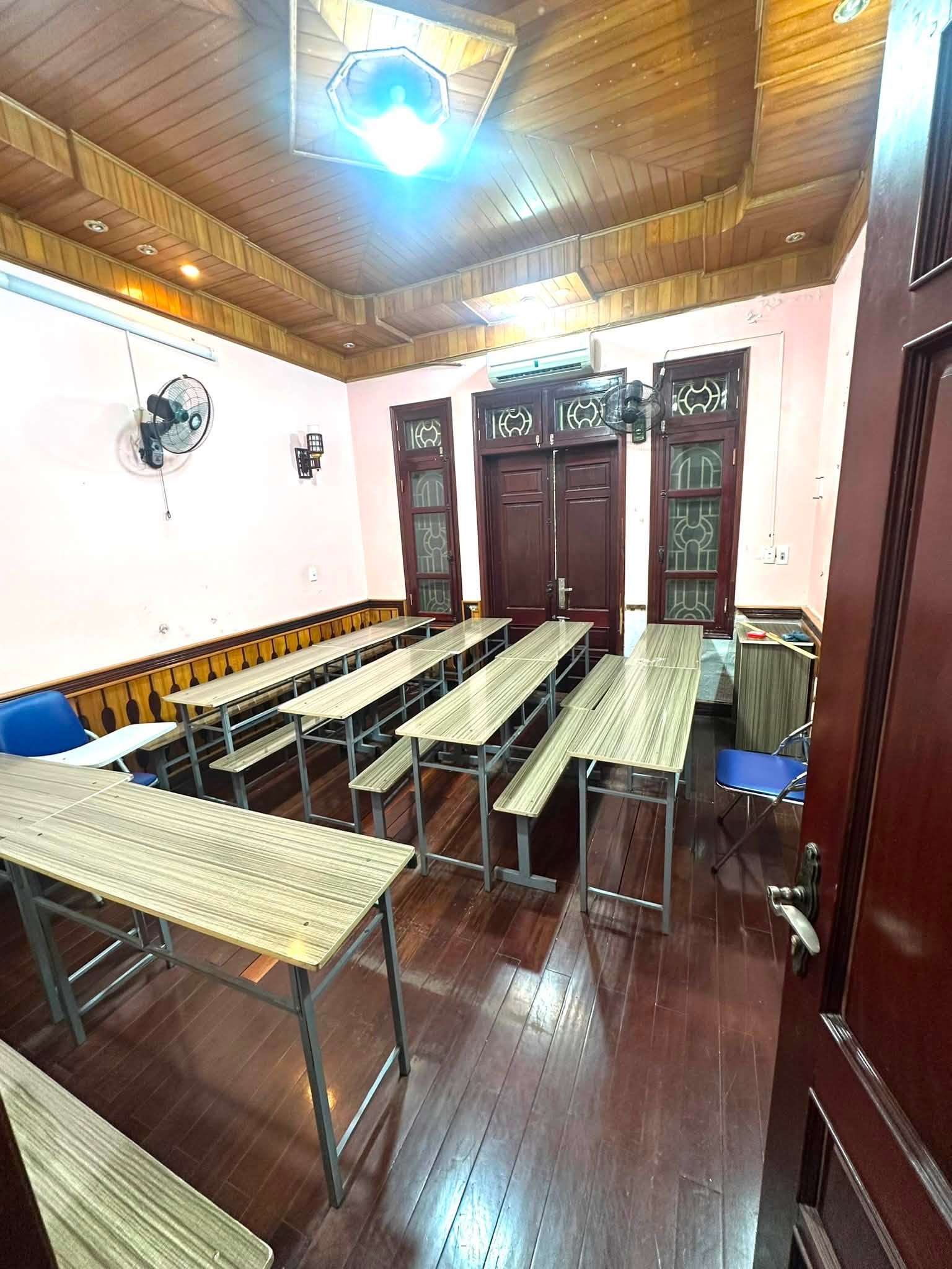 BÁN NHÀ ĐỖ QUANG, PHÂN LÔ VỈA HÈ 52M2 MT4M, OTO TRÁNH, KINH DOANH, VP, 26.X TỶ
