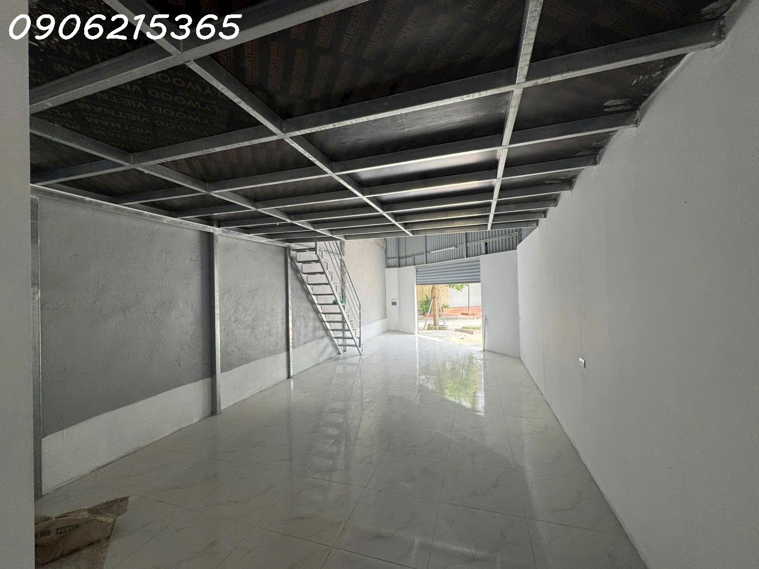Cho thuê cửa hàng kinh doanh, dt 50m2, ô góc Kiến Hưng – Hà Đông  MT 15m  Đường container  Chỉ 10 triệu/tháng, lh 0906215365