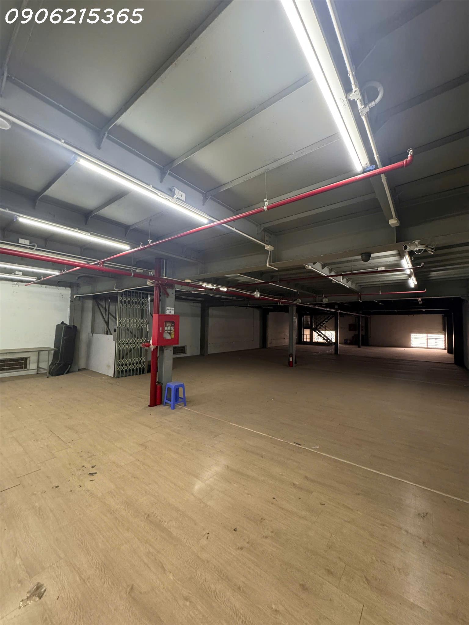 Cho thuê kho 4 tầng Bát Khối – Long Biên  2.000m² sàn  Có thang hàng & PCCC tự động  165 triệu/tháng, LH 0906215365
